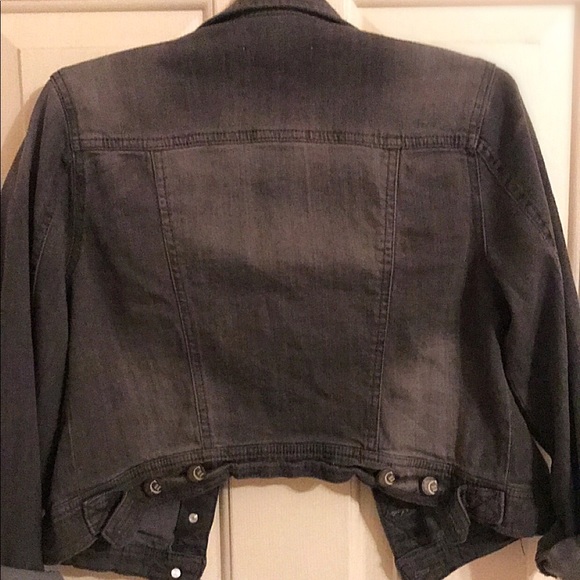 Cropped grey jean jacket. - Picture 2 of 2